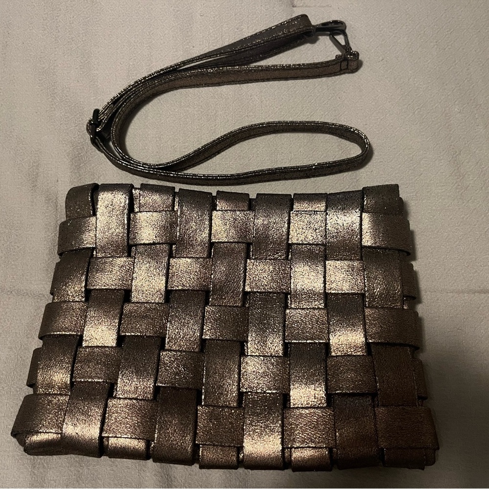 Elegant Metallic Woven Women's Bag